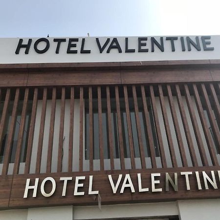 Hotel Valentine Muzaffarnagar Eksteriør bilde